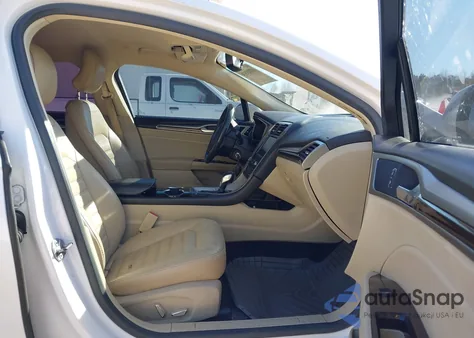 2016 Ford Fusion z USA, uszkodzony, nr VIN 3FA6P0LU5GR190494